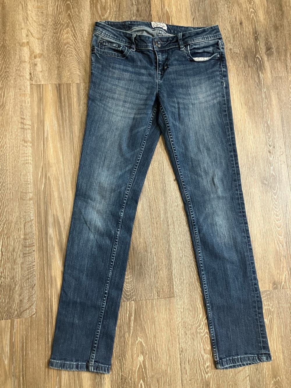 Aeropostale Women's Skinny Jeans - Medium Dark Blue Wash